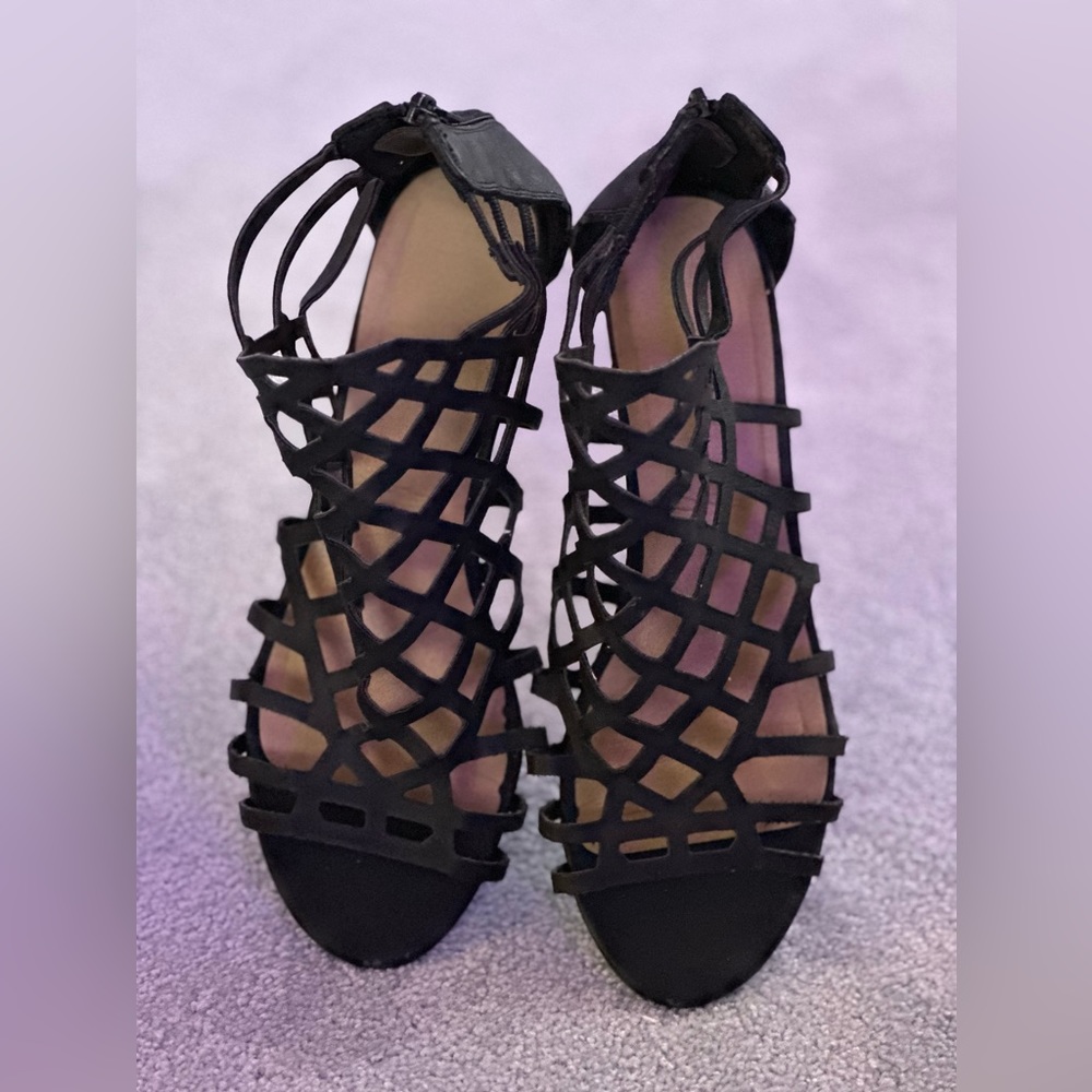 Black caged sandal wedges 8.5